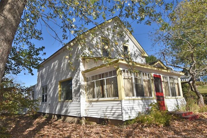 90 Kilburn Street  Fredericton NB E3A 1W7 photo