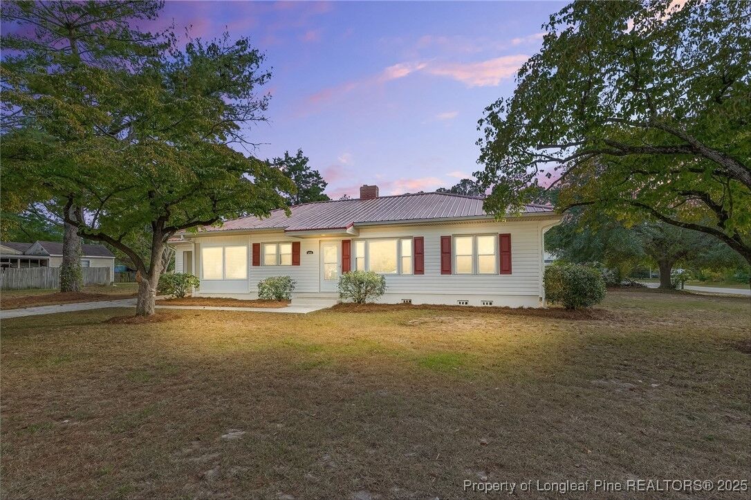 Property Photo: 1720 Eastover Street NC 28312