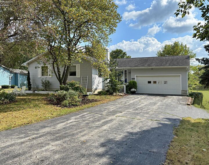 734 E Township Road 122  Tiffin OH 44883 photo