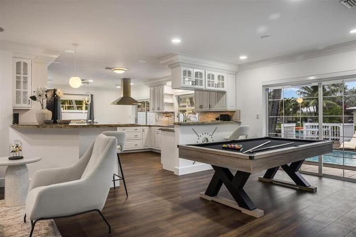 Property Photo:  1419 NE 57th St  FL 33334 