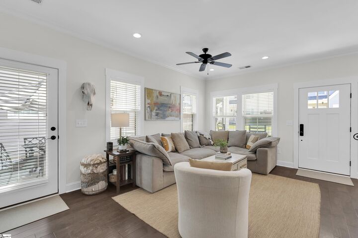 Property Photo:  16 Ridge Knoll Circle  SC 29607 