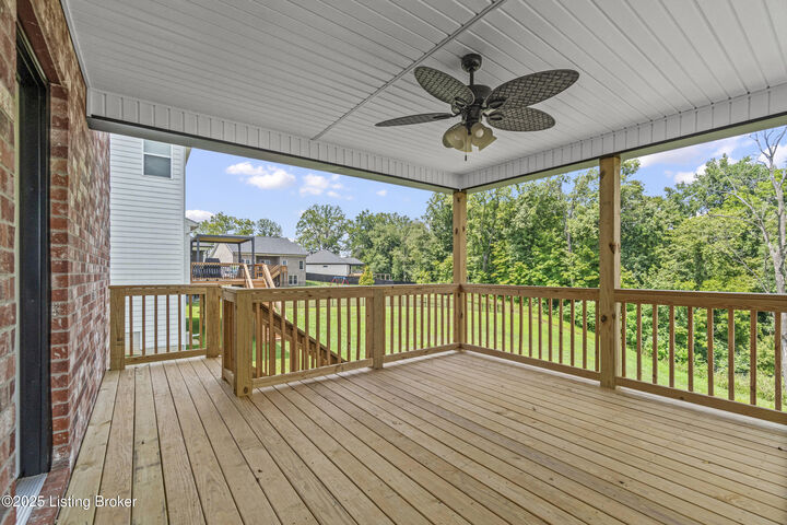 Property Photo:  389 Williamsburg Dr  KY 40047 