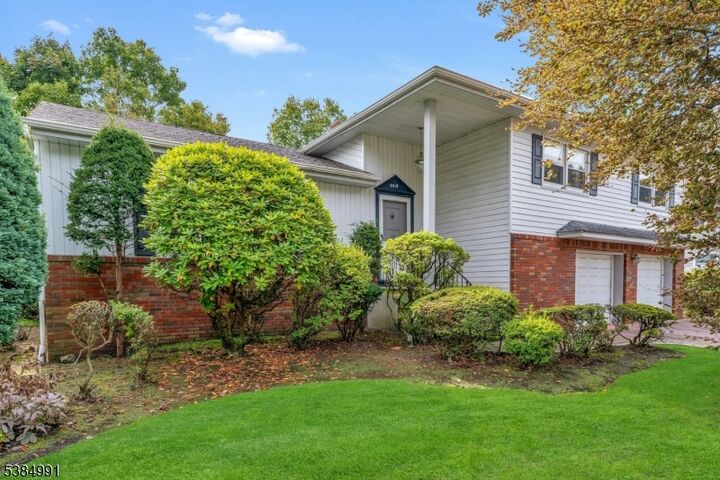 Property Photo:  40 Marie Ct  NJ 07410 