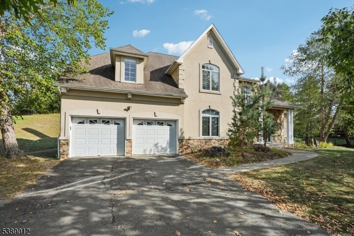 Property Photo:  4 Forest Hill Dr  NJ 07470 
