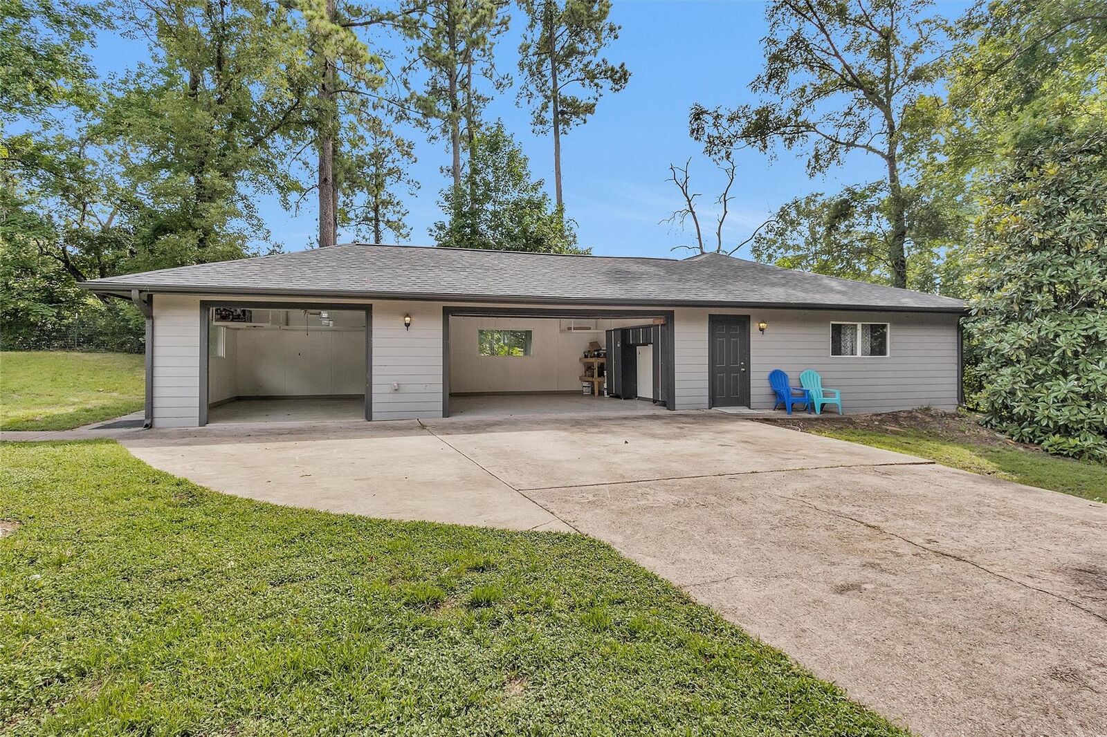 Property Photo: 1302 Spring Creek Drive TX 77386