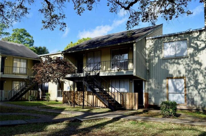 Property Photo: 5625 Antoine Drive 413 TX 77091