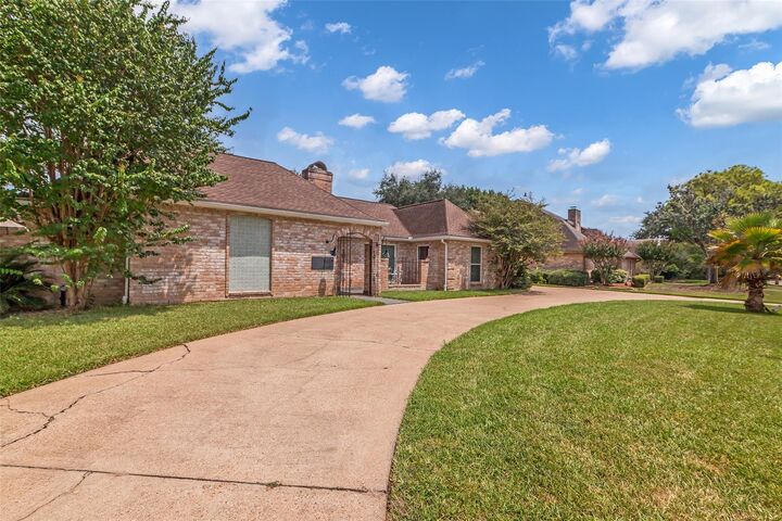 Property Photo:  1619 Fall Valley Drive  TX 77077 