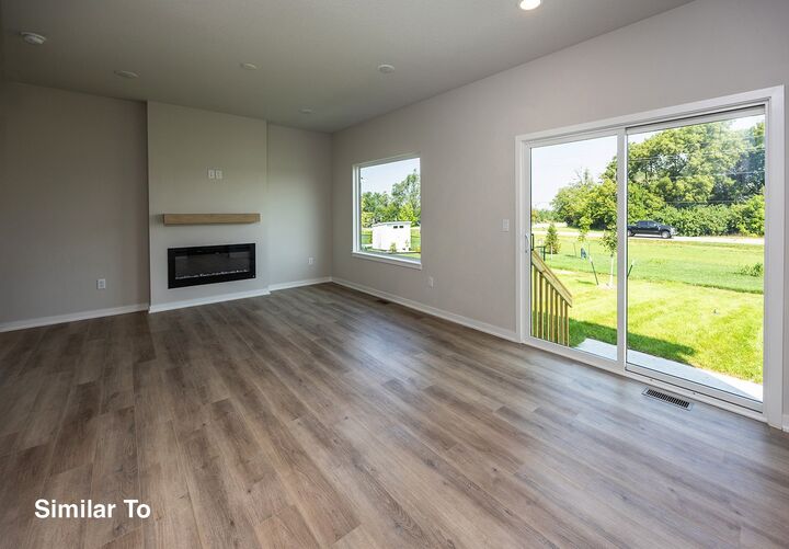 Property Photo:  4392 Honey Bee Ridge  IA 50317