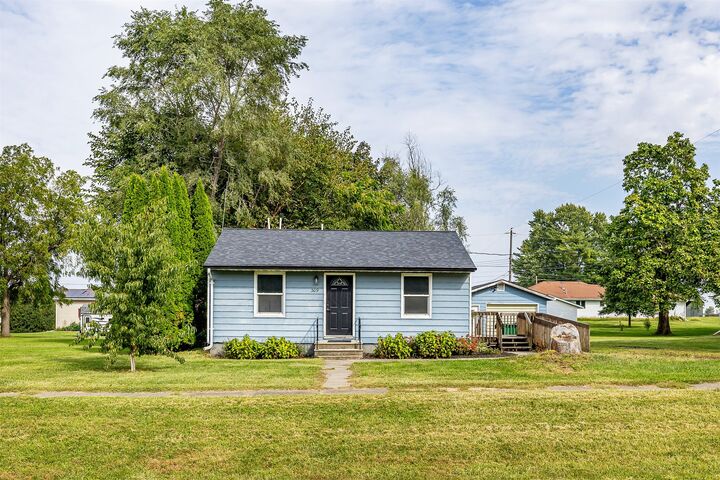 309 5th Street NW  Mitchellville IA 50169 photo