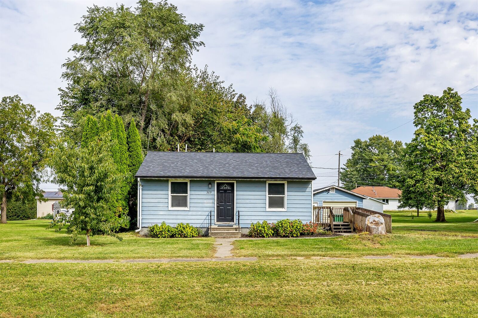 Property Photo:  309 5th Street NW  IA 50169 