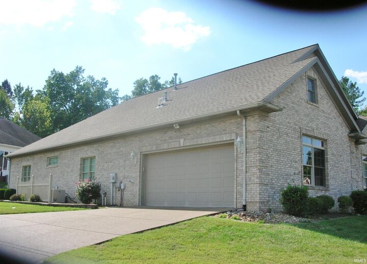Property Photo:  2901 Betsy Court  IN 47720 