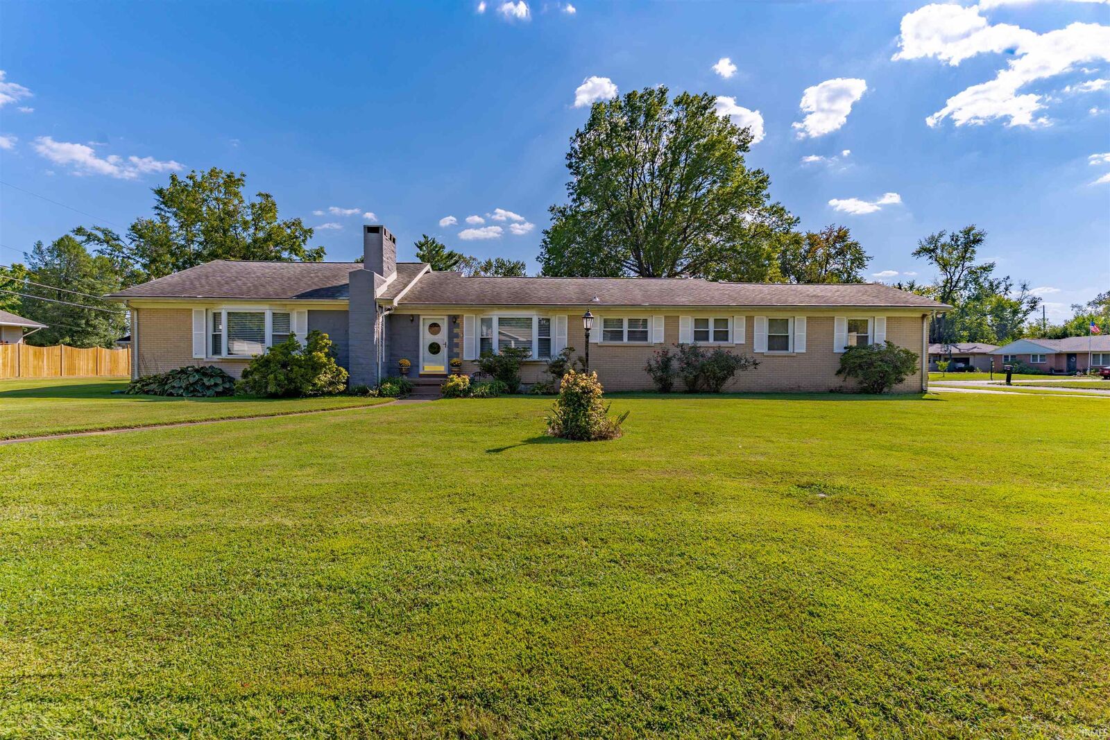 Property Photo:  1500 Glenmoor Road  IN 47715 
