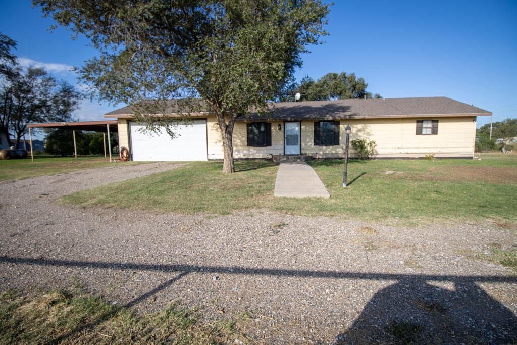Property Photo: 2609 County Rd 7110 TX 79404