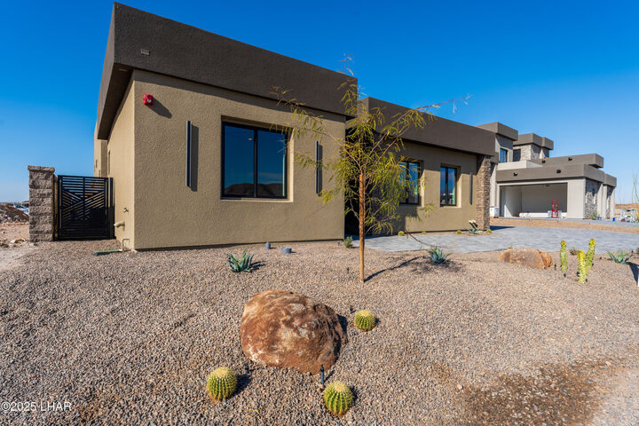 Property Photo: 2517 Flat Irons Ln AZ 86406