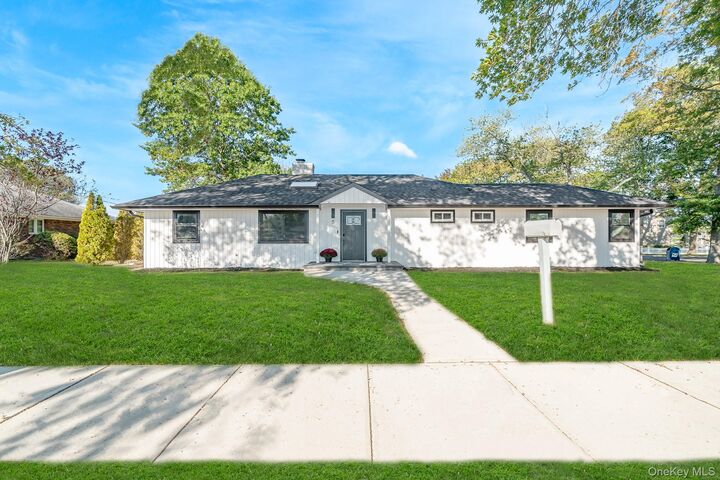 5 Huron Avenue  Massapequa NY 11758 photo
