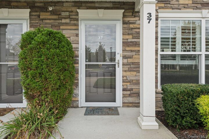 Property Photo:  37 Weatherby Lane  NY 11722 