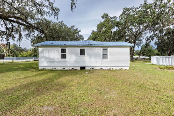 Property Photo: 6801 E Warm Springs Avenue FL 33521