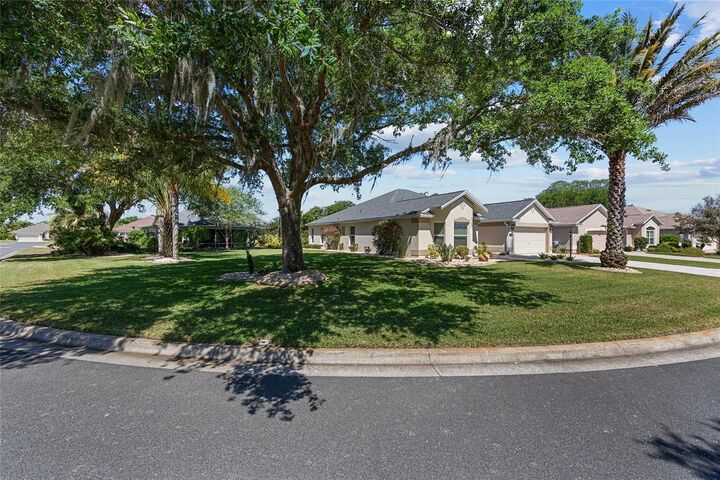 Property Photo: 1329 Gaston Loop FL 32162