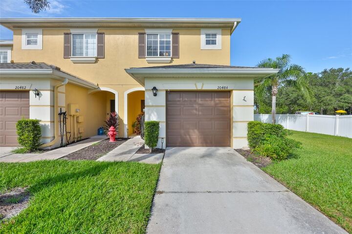 Property Photo:  20484 Needletree Drive  FL 33647 