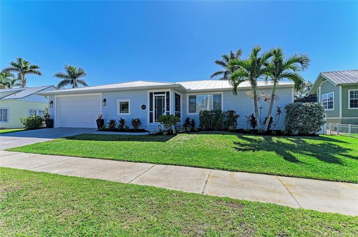 Property Photo:  621 Trabue Avenue  FL 33950 