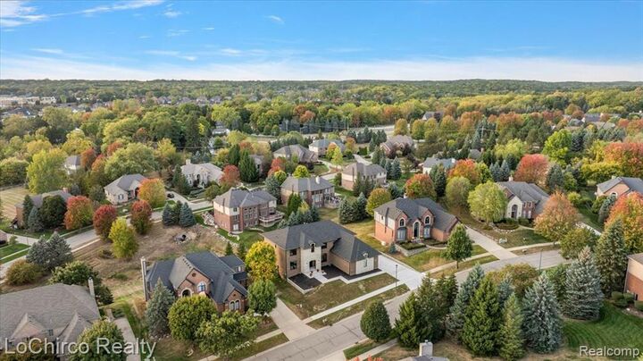 Property Photo:  674 Springview Drive  MI 48307 6071