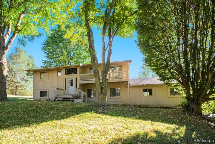 Property Photo:  1815 S Hadley Road  MI 48462 9194 