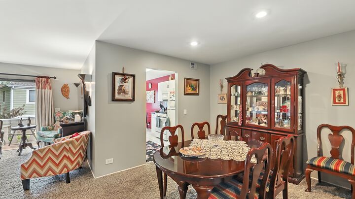 Property Photo:  550 Greystone Lane A2  IL 60090 