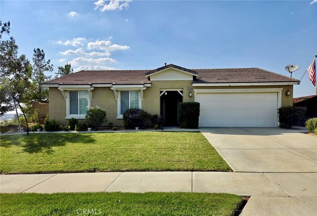 Property Photo:  37010 Amateur  CA 92223 