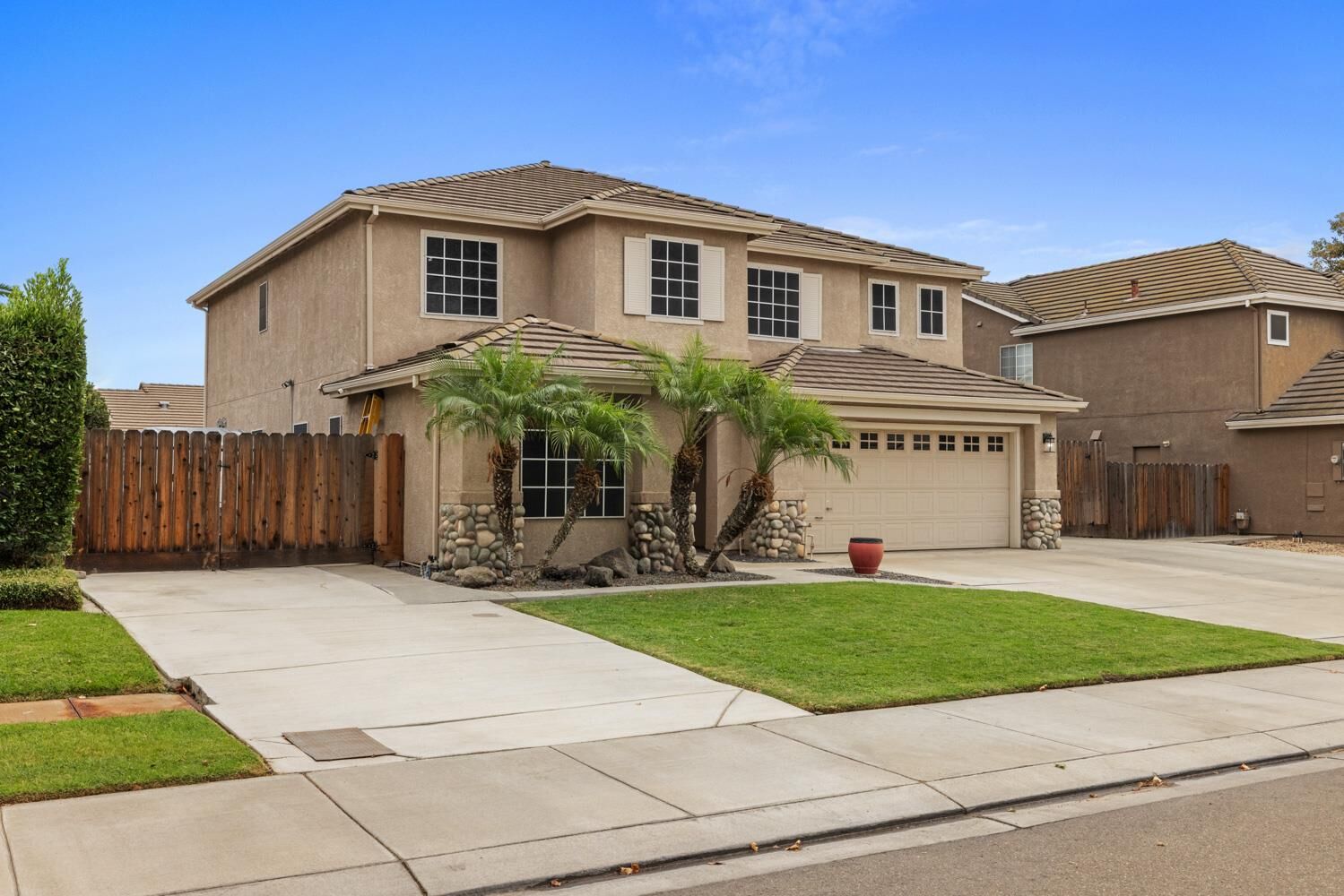 Property Photo:  818 Travaille Way  CA 95366 