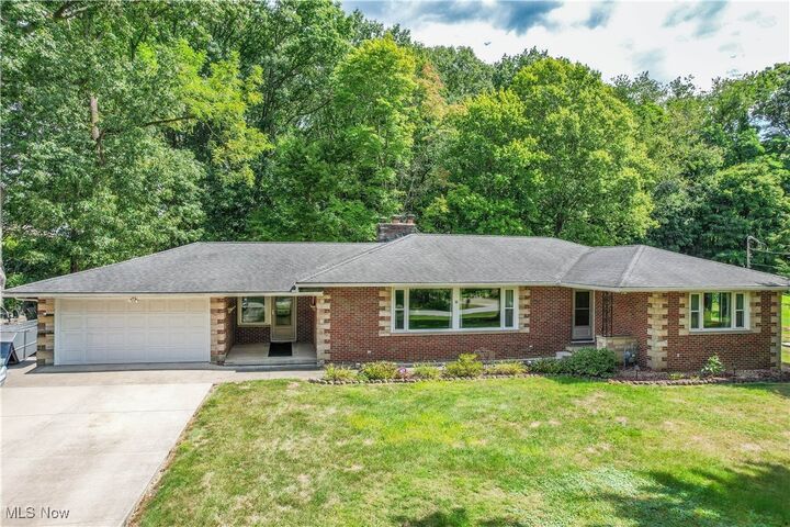 4393 Hilltop Drive  Barberton OH 44203 photo