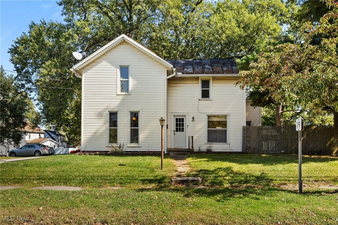Property Photo: 1115 Cottage Street OH 44805
