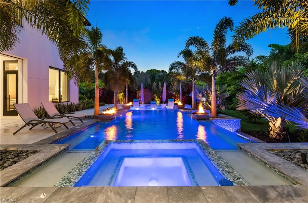 Property Photo:  882 Cassena Rd  FL 34108 