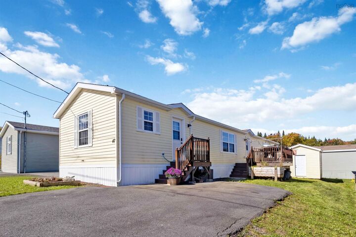 47 Bonavista Drive  Harrietsfield NS B3V 0B8 photo
