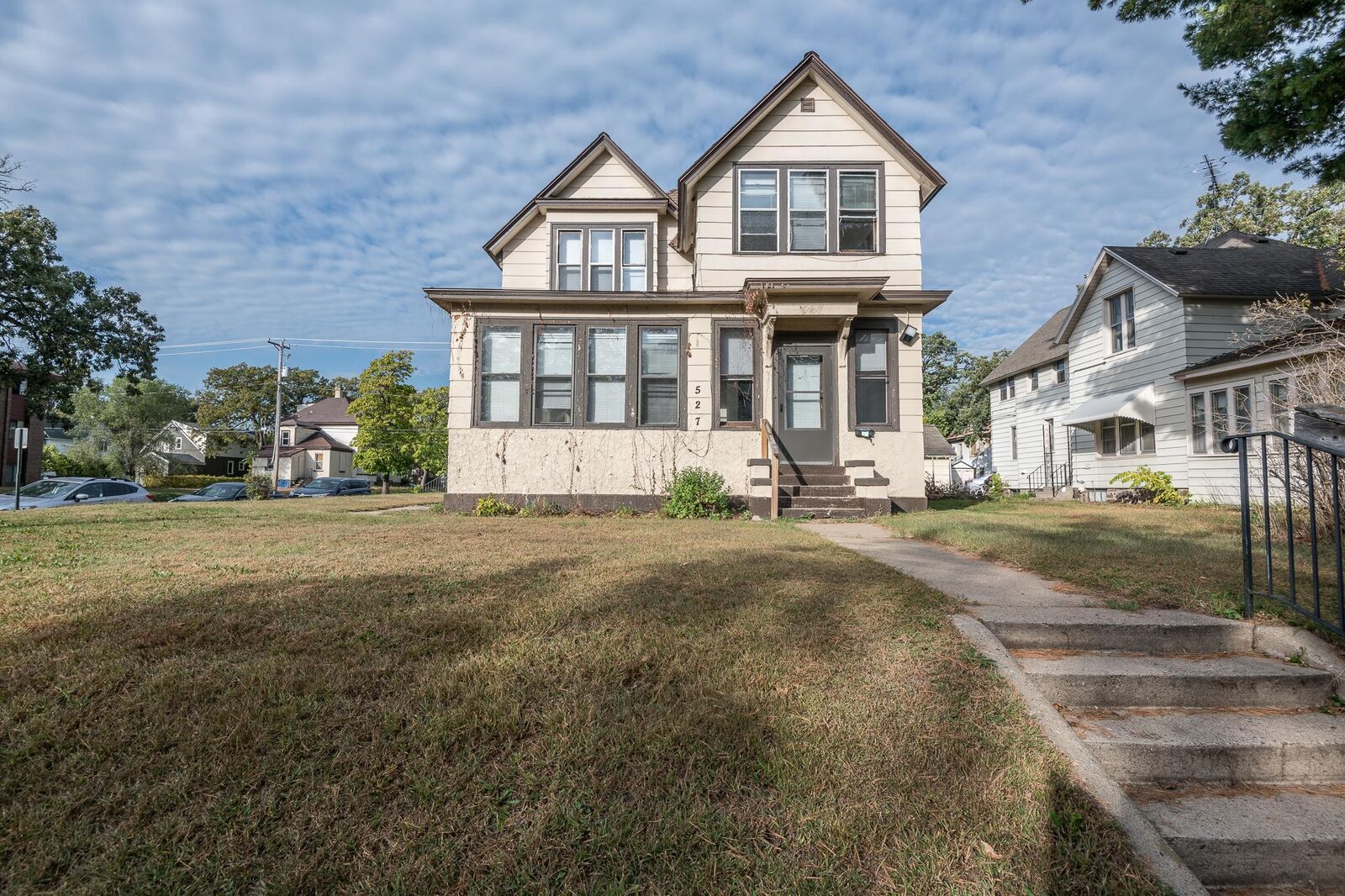 Property Photo:  527 6th Avenue S  MN 56301 