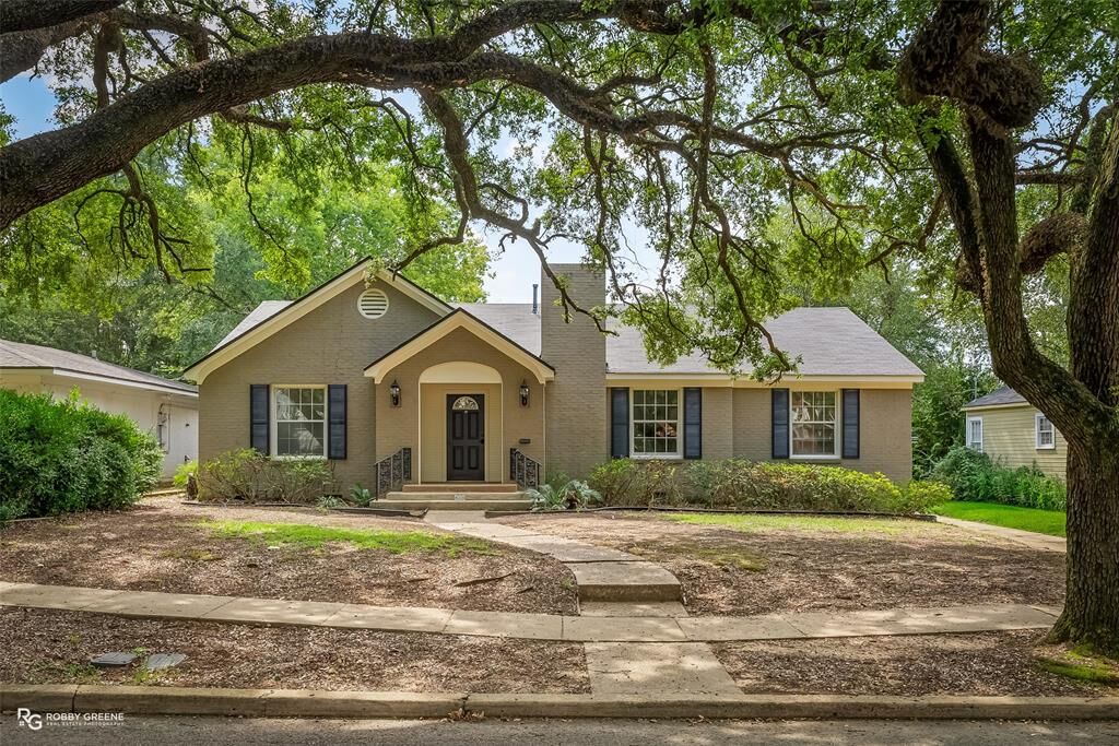Property Photo: 825 McCormick Street LA 71104