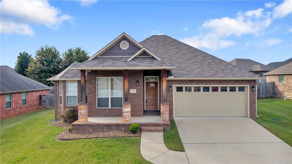 Property Photo:  961 Glass Street  AR 72718 