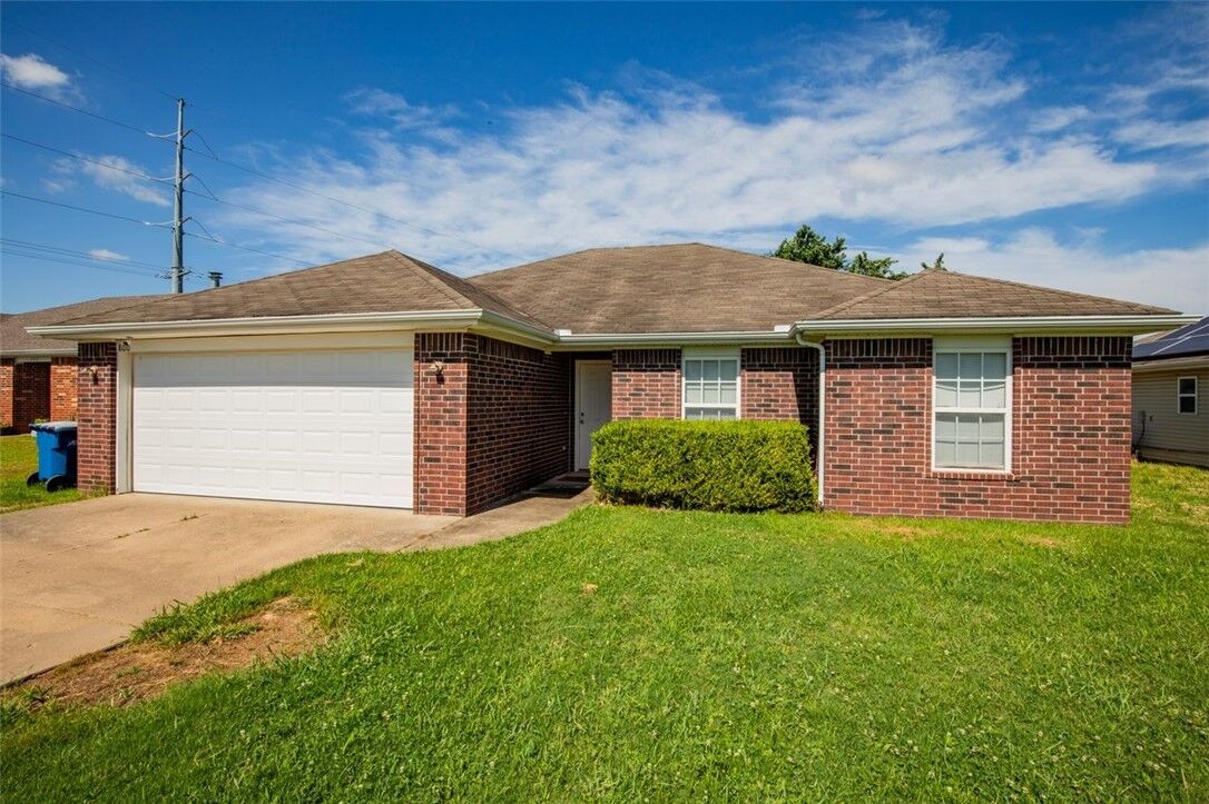 Property Photo: 800 Sandrock Road AR 72712