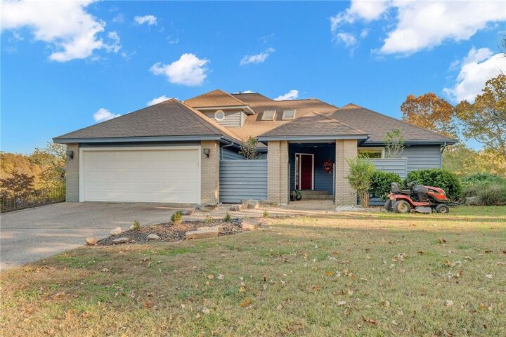 Property Photo: 832 Atalanta Drive AR 72756