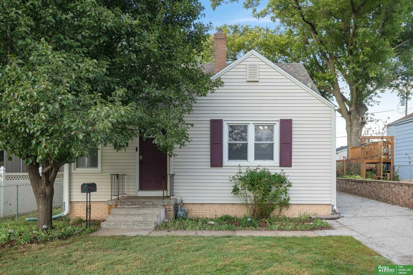Property Photo:  5820 Spring Street  NE 68106 