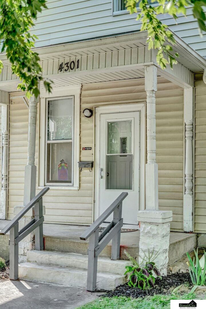 Property Photo:  4301 N 61 Street  NE 68507 