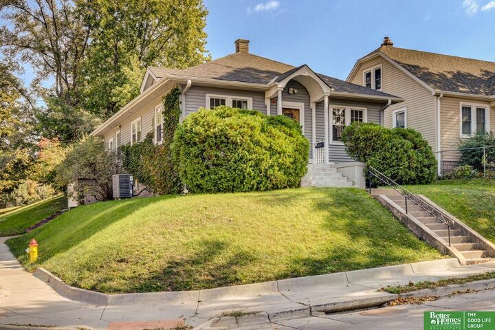 Property Photo:  2523 N 49 Avenue  NE 68104 