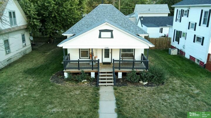 Property Photo:  1108 N Nebraska Avenue  NE 68467 