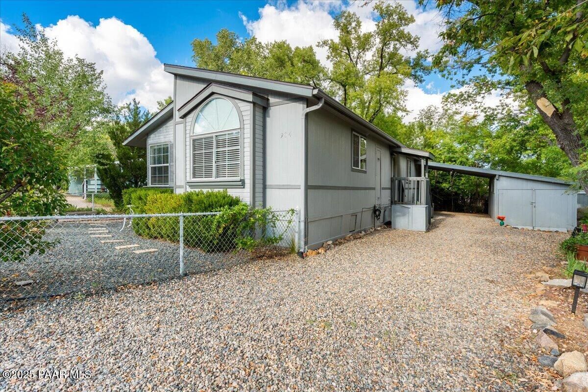 Property Photo:  984 Pike Place  AZ 86305 