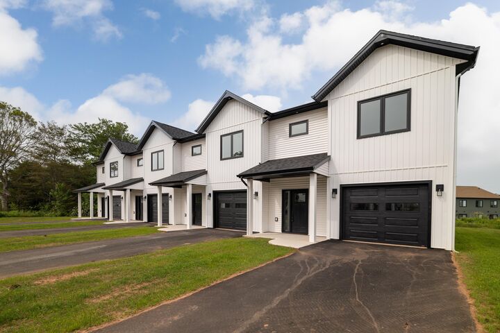 45 Kelly Heights  Stratford PE C1B 4M3 photo