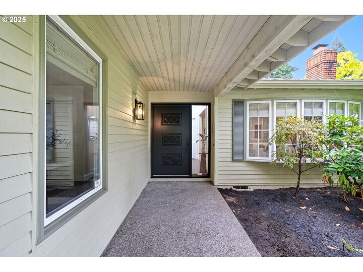 Property Photo:  731 Clara Ct  OR 97034 
