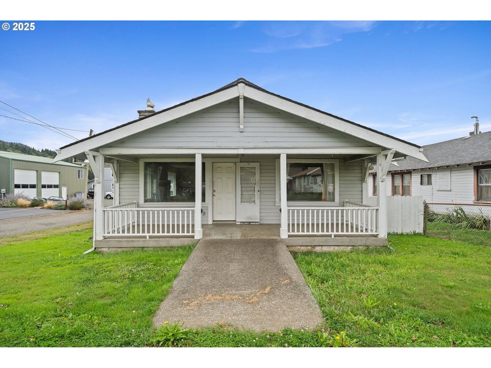 Property Photo: 308 1st St OR 97118