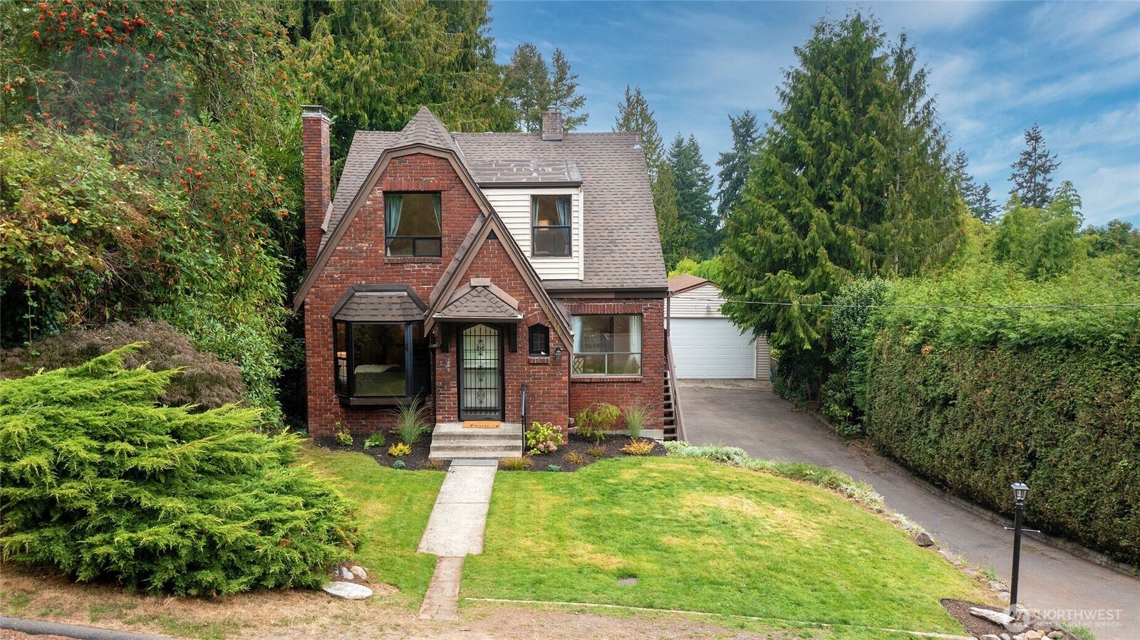Property Photo:  1514 NE 95th Street  WA 98115 