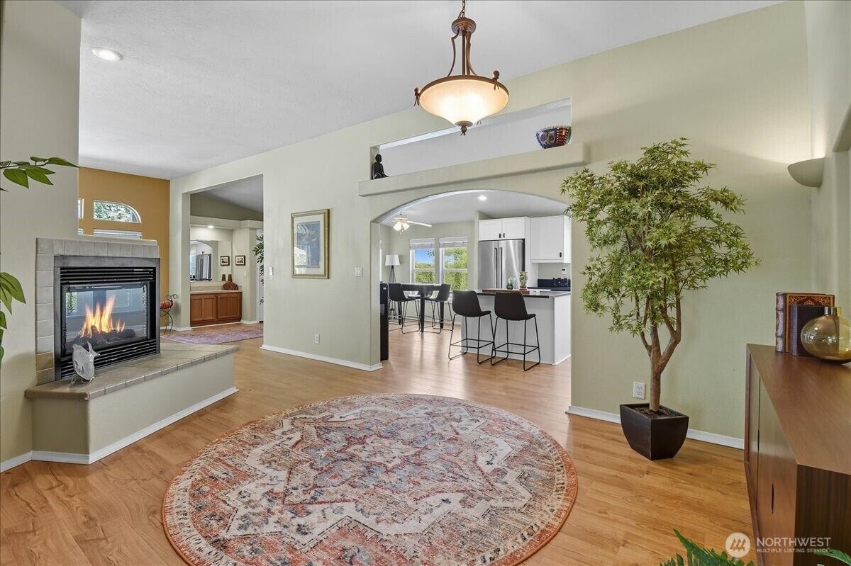 Property Photo:  21525 SE 358th Street  WA 98092 