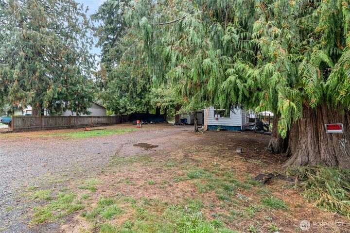 Property Photo:  9403  202nd Avenue E  WA 98391 