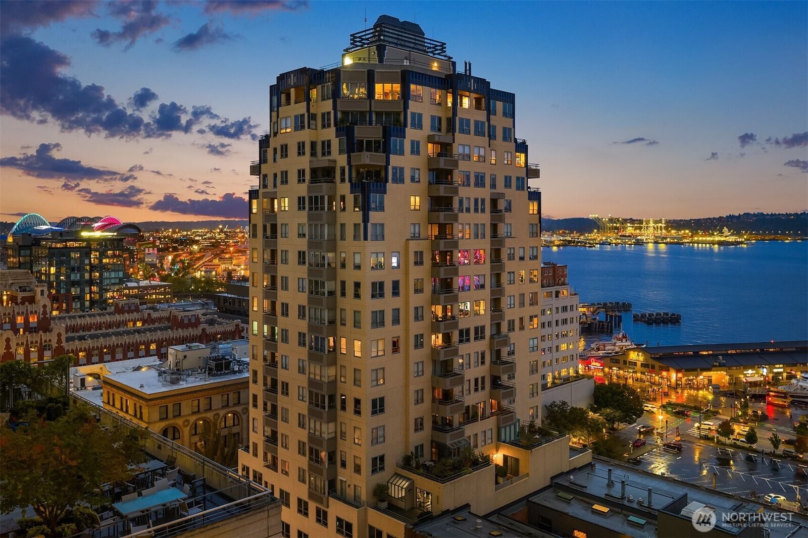 Property Photo:  1107  1st Avenue 1104  WA 98101 